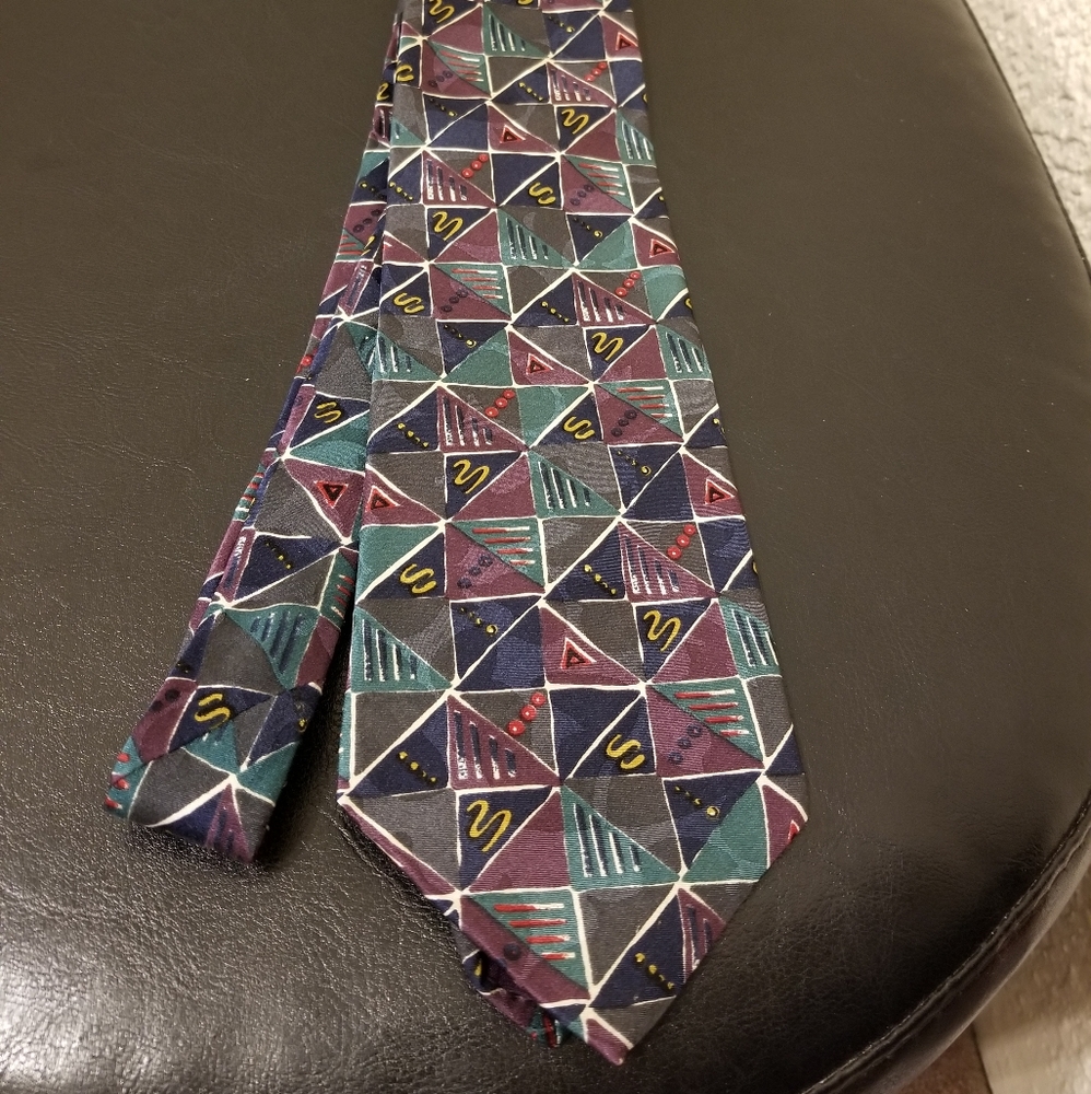 Vintage Club International Tie